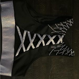 Rebel Adult Small sports bra